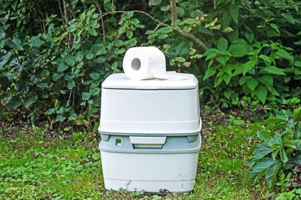 Best Portable restroom trailer rental  in Lindenhurst, IL