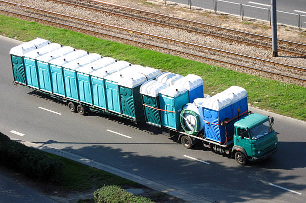 Affordable portable toilet rental in Lindenhurst, IL